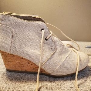 Toms wedge booties